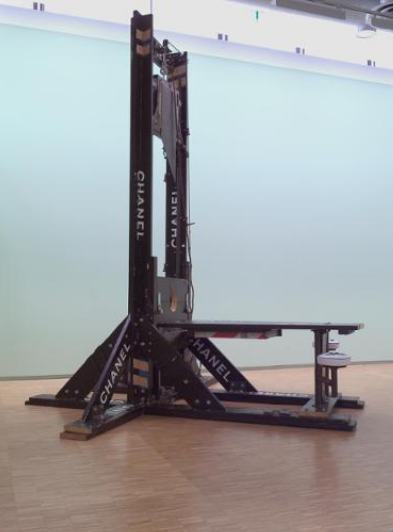 Chanel Guillotine1