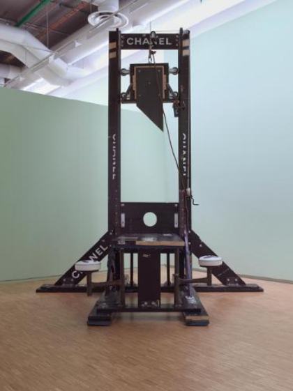 Chanel Guillotine2